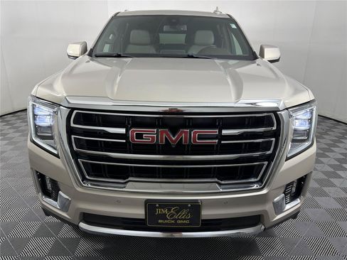 Certified 2021 GMC Yukon XL SLT w/ SLT Luxury Plus Package AWD/4WD image 2
