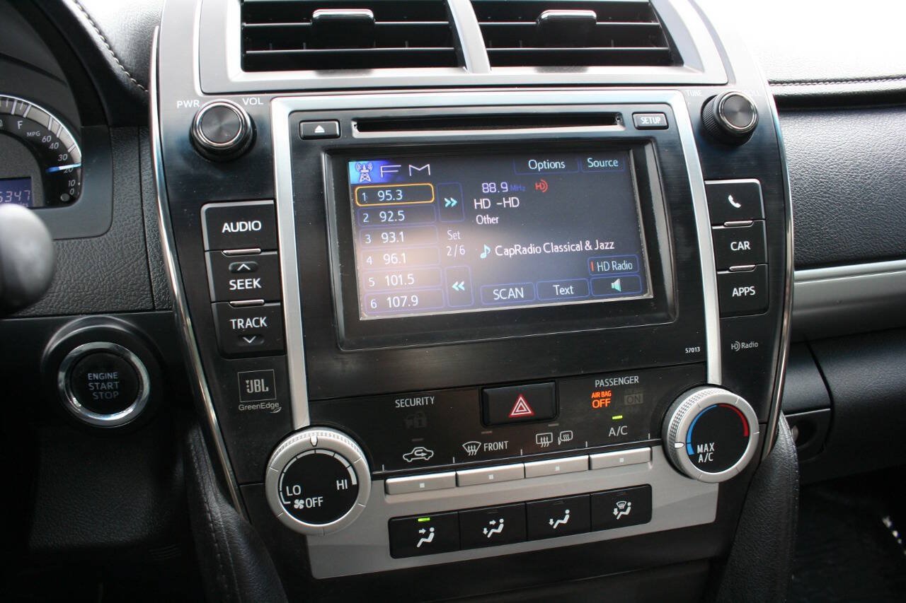 Used 2012 Toyota Camry SE w/ Leather Pkg FWD image 18