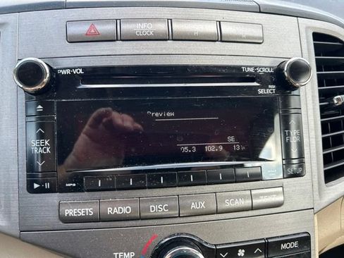 Used 2011 Toyota Venza FWD image 10