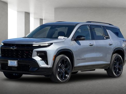 New 2026 Chevrolet Traverse RS w/ LPO, Floor Liner Package FWD image 8