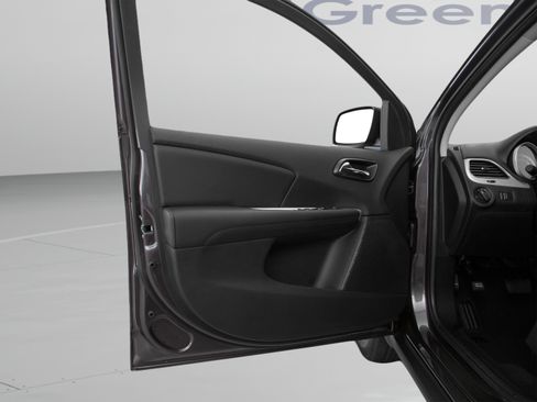 Used 2018 Dodge Journey SE w/ Popular Equipment Group FWD image 13