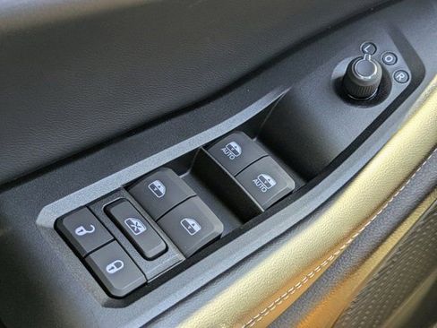 New 2025 Jeep Grand Cherokee Altitude RWD image 21