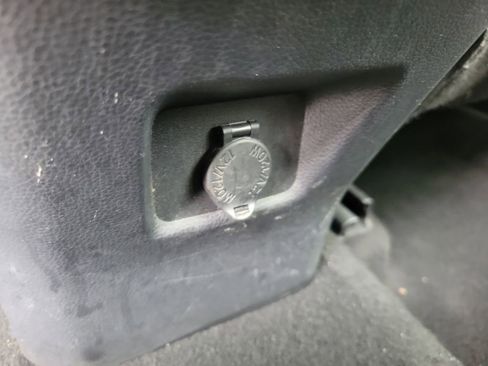 Used 2021 Toyota RAV4 LE image 11