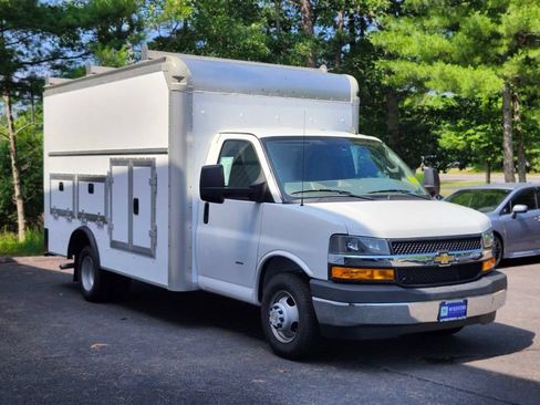 Used 2022 Chevrolet Express 3500 w/ Power Convenience Package RWD image 7