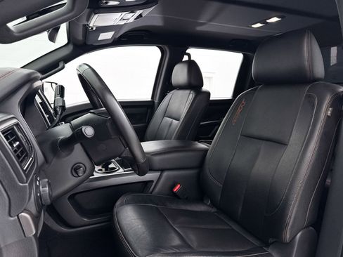 Used 2020 Nissan Titan PRO-4X w/ Pro-4x Convenience Package image 20