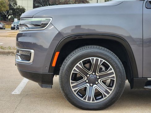 Used 2024 Jeep Wagoneer 4WD w/ Premium Group I image 6