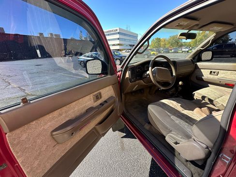 Used 2000 Toyota Tacoma 4x4 Xtracab V6 image 9