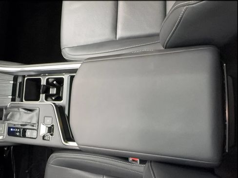 Used 2024 Lexus GX 550 w/ Accessory Package (Z1) AWD/4WD image 42