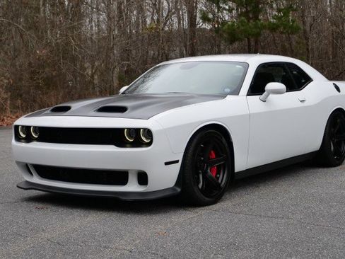 Used 2020 Dodge Challenger SRT Hellcat w/ Plus Package image 6