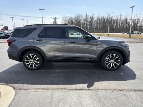 New 2026 Ford Explorer ST-Line image 5