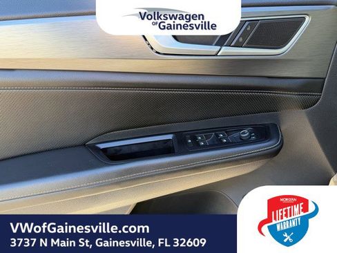 Certified 2024 Volkswagen Atlas Cross Sport SE image 15