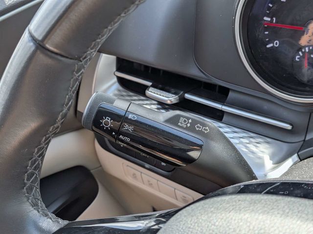 Used 2024 Kia Carnival LX FWD image 26