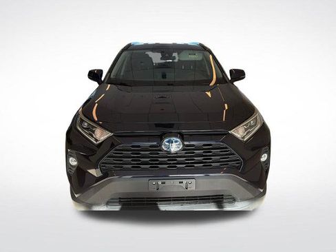 Used 2021 Toyota RAV4 XLE AWD/4WD image 5