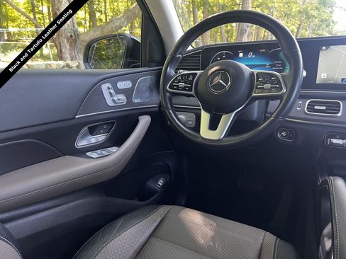 Used 2020 Mercedes-Benz GLE 450 4MATIC w/ AMG Line Exterior image 8