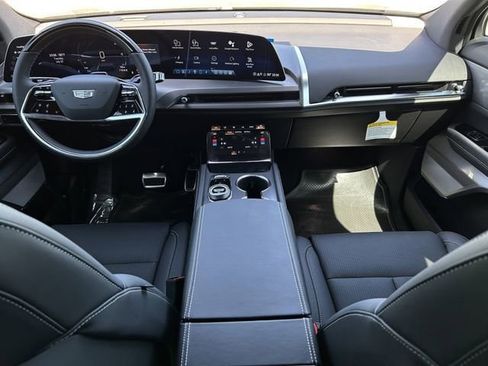 New 2026 Cadillac Vistiq Luxury image 11