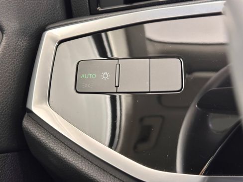 Used 2019 Audi Q3 2.0T Premium w/ Convenience Package AWD/4WD image 12