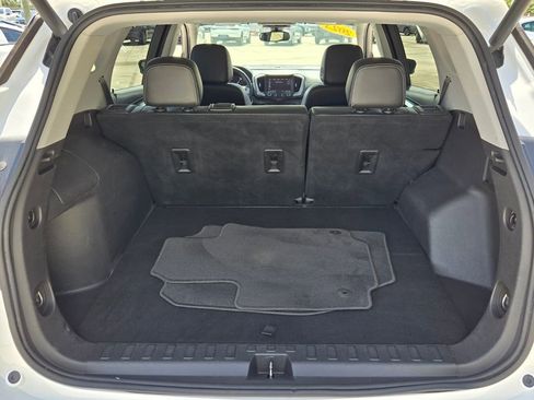 Used 2023 GMC Terrain SLT FWD image 16