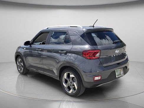 Used 2024 Hyundai Venue SEL FWD image 8