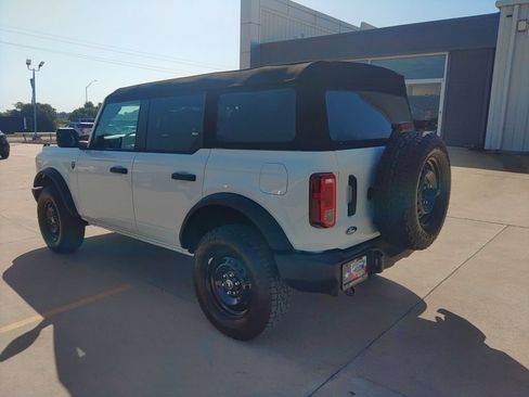 New 2026 Ford Bronco Big Bend w/ Black Appearance Package AWD/4WD image 3