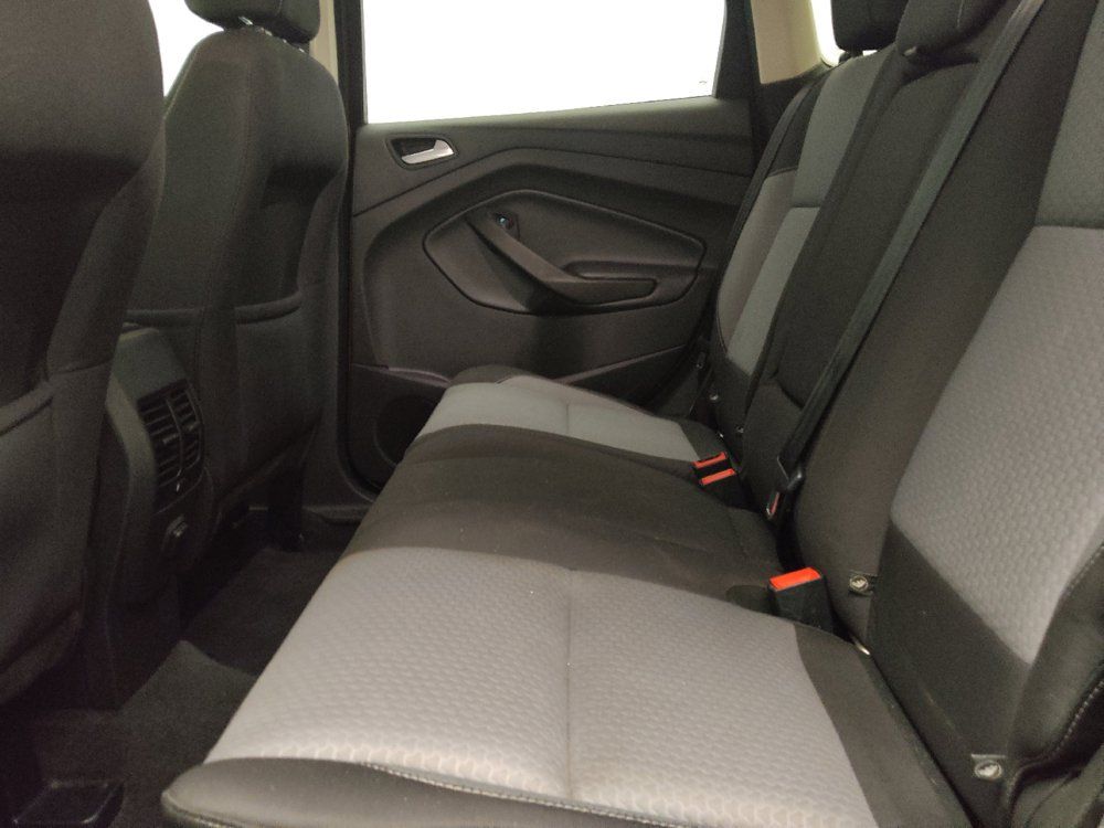 Used 2017 Ford Escape SE FWD image 18