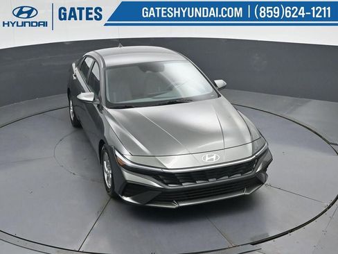 New 2026 Hyundai Elantra SE FWD image 46