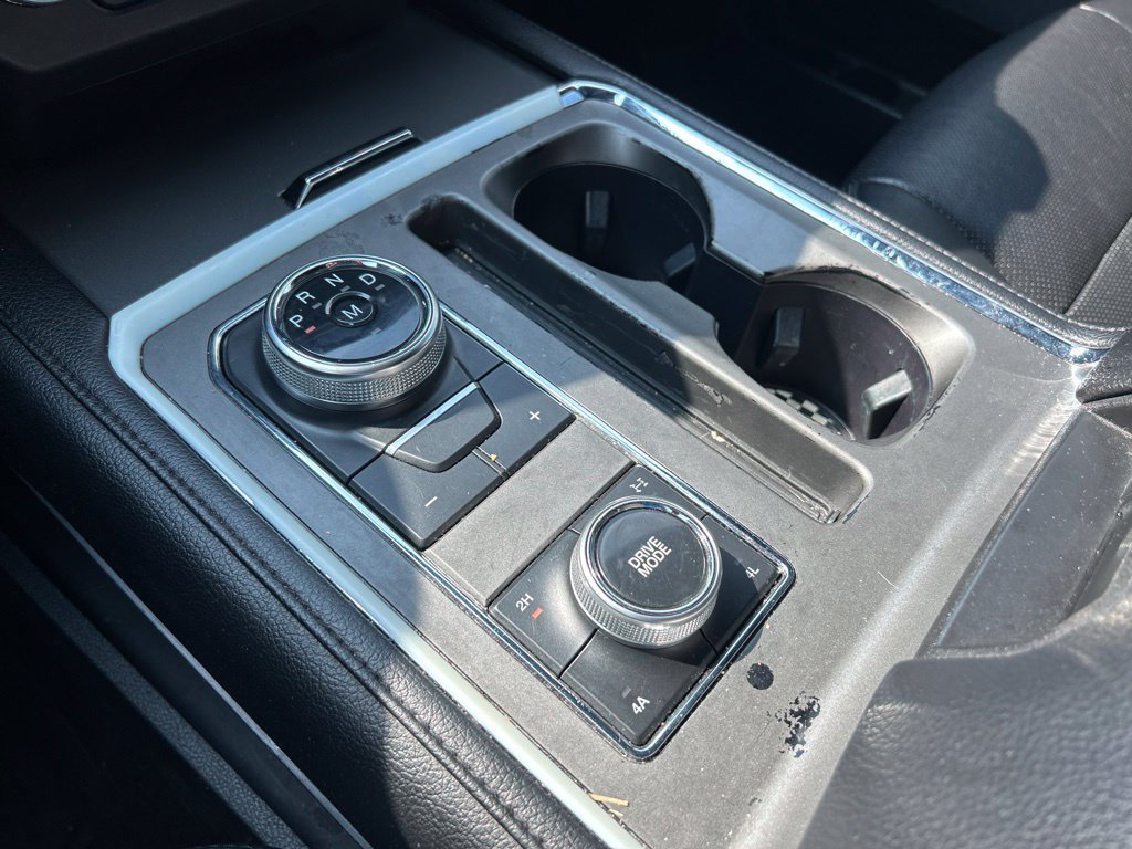 Used 2019 Ford Expedition XLT w/ Equipment Group 202A AWD/4WD image 30
