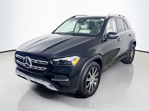 Used 2024 Mercedes-Benz GLE 450e 4MATIC w/ Warmth & Comfort Package image 4
