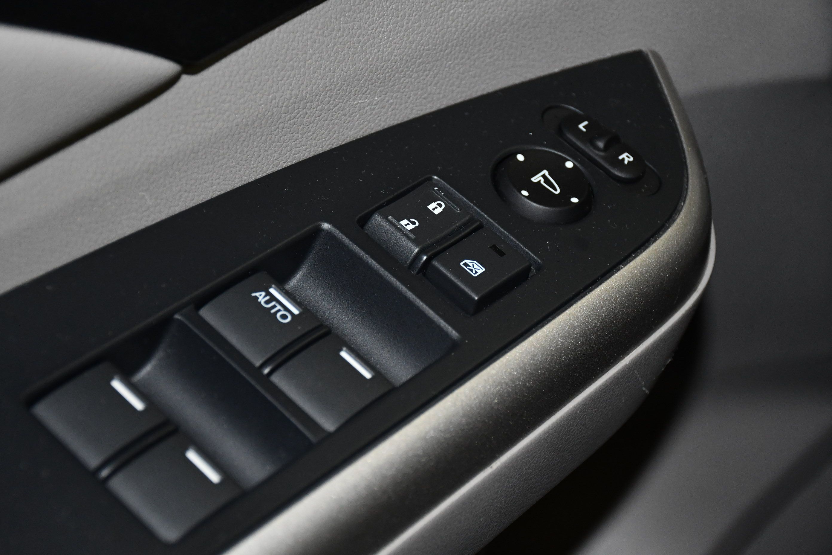 Used 2014 Honda CR-V EX-L image 32