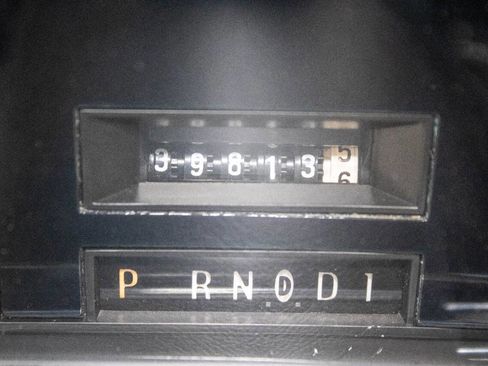 Used 1989 Lincoln Town Car Signature image 13