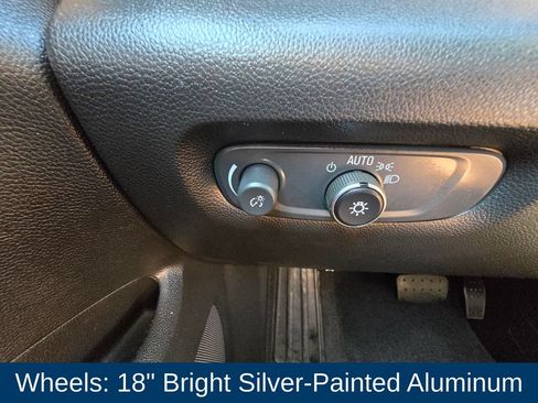 Used 2024 Chevrolet Traverse LT AWD/4WD image 23