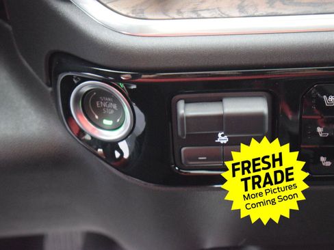 Used 2024 GMC Sierra 2500 SLT w/ SLT Premium Package image 31