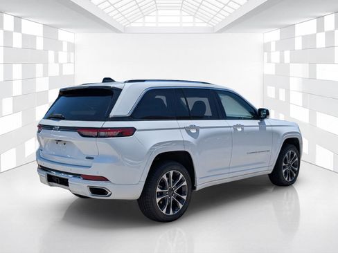 Used 2022 Jeep Grand Cherokee Overland AWD/4WD image 7
