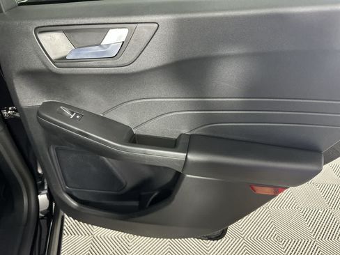 Used 2025 Ford Escape ST-Line FWD image 24