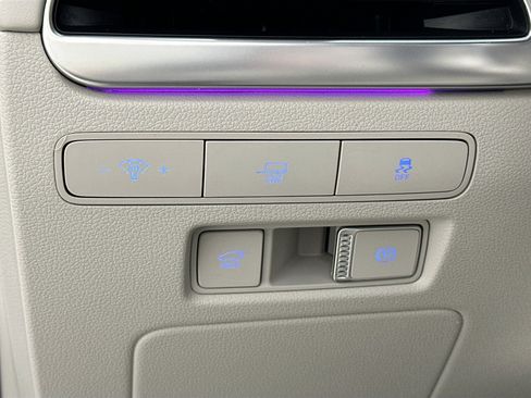 Used 2024 Hyundai Palisade Calligraphy image 10