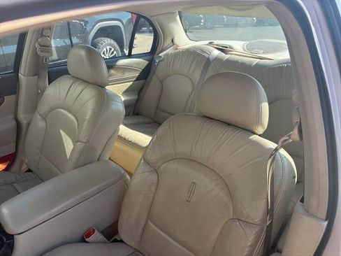 Used 2000 Lincoln Continental FWD image 10
