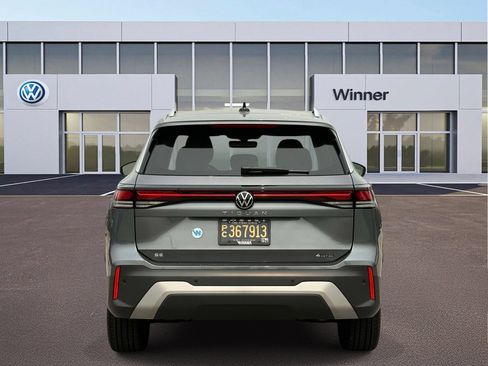 Certified 2025 Volkswagen Tiguan SE AWD/4WD image 5