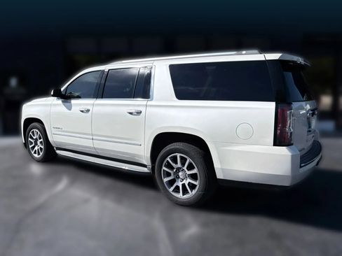 Used 2015 GMC Yukon XL Denali w/ Touring Package AWD/4WD image 3