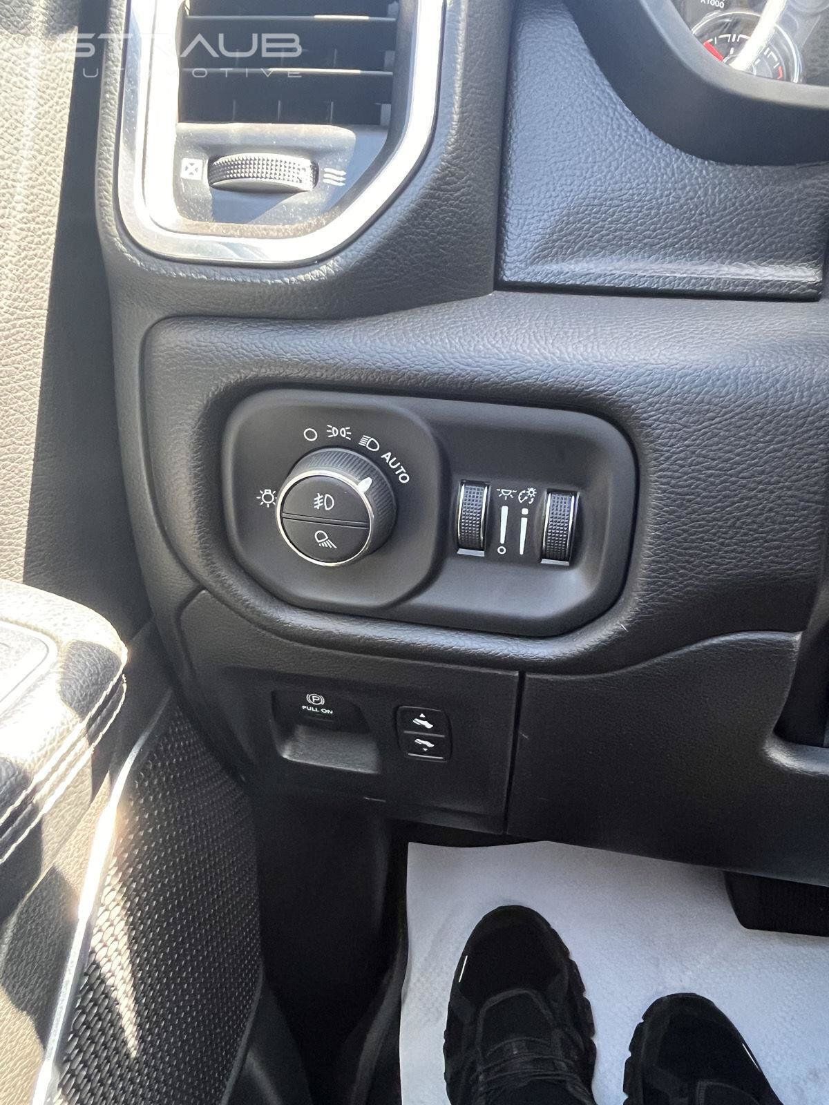 Used 2023 RAM 1500 Laramie AWD/4WD image 23