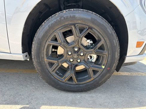 New 2026 Ford Maverick Lobo AWD/4WD image 27