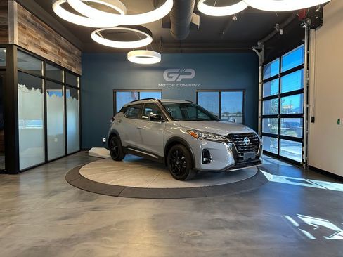 Used 2024 Nissan Kicks SR w/ SR Premium Package FWD image 1