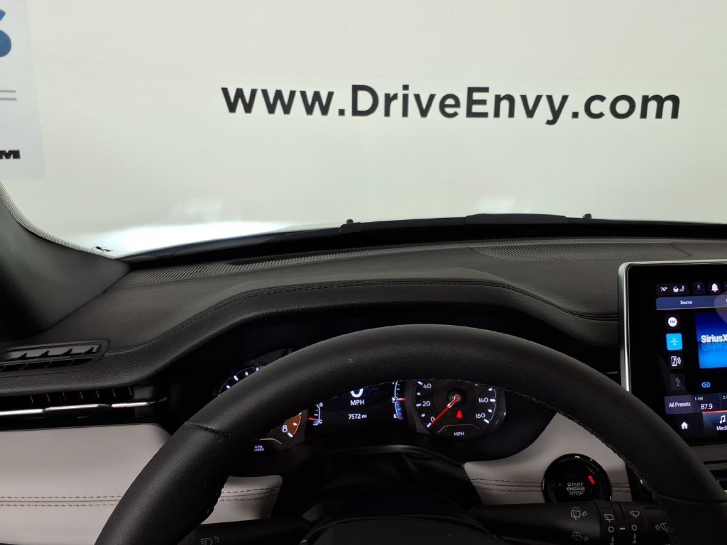 Used 2024 Jeep Compass Limited AWD/4WD image 26