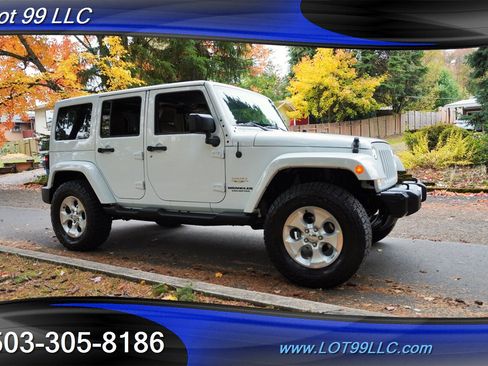 Used 2014 Jeep Wrangler Unlimited Sahara w/ Connectivity Group image 7