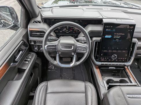 Certified 2025 GMC Yukon XL Denali AWD/4WD image 15