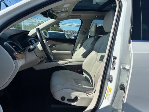 Used 2021 Volvo XC90 T6 Momentum AWD/4WD image 18
