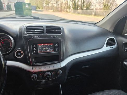 Used 2018 Dodge Journey SE w/ Connectivity Group image 16