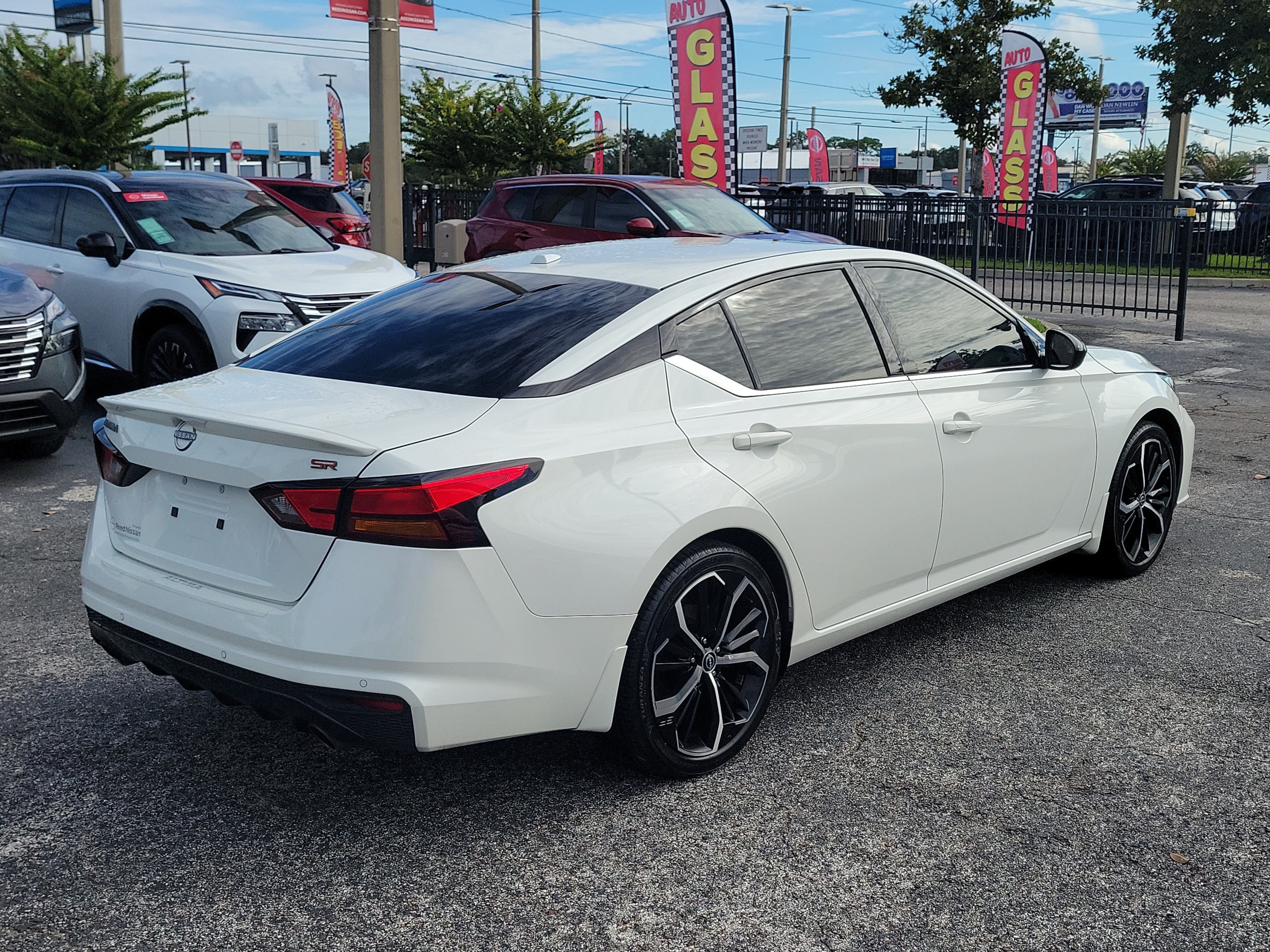Certified 2024 Nissan Altima 2.5 SR w/ SR Premium Package FWD image 4