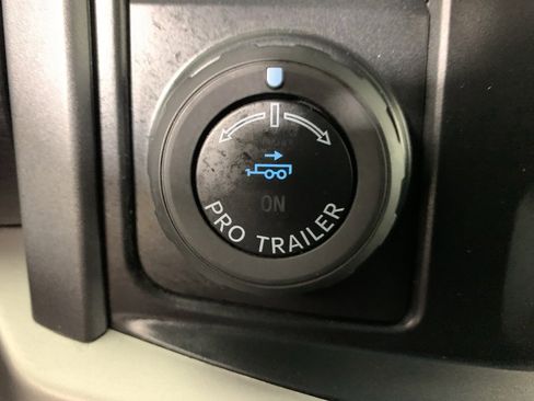 Used 2022 Ford F150 XLT w/ Trailer Tow Package image 26