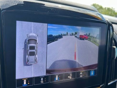 Certified 2023 Chevrolet Traverse RS image 24