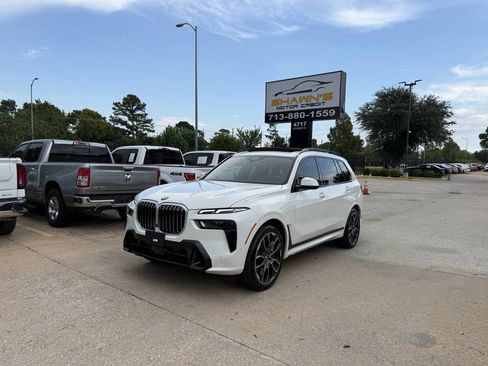 Used 2024 BMW X7 xDrive40i w/ M Sport Package AWD/4WD image 48