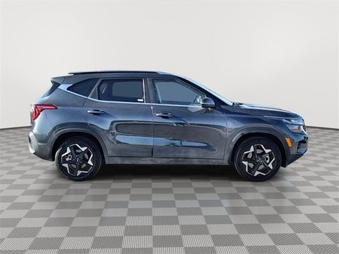 Used 2024 Kia Seltos EX image 9